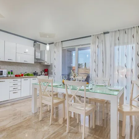 Beautiful In With Wifi Holiday home