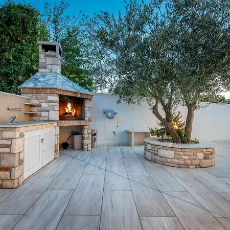 Holiday home Beautiful In With Wifi Umag