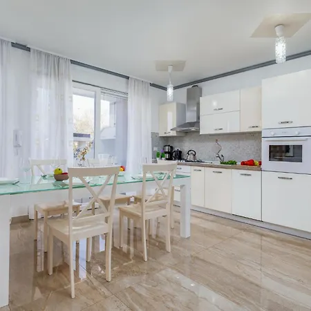 Prázdninový dům Beautiful In With Wifi